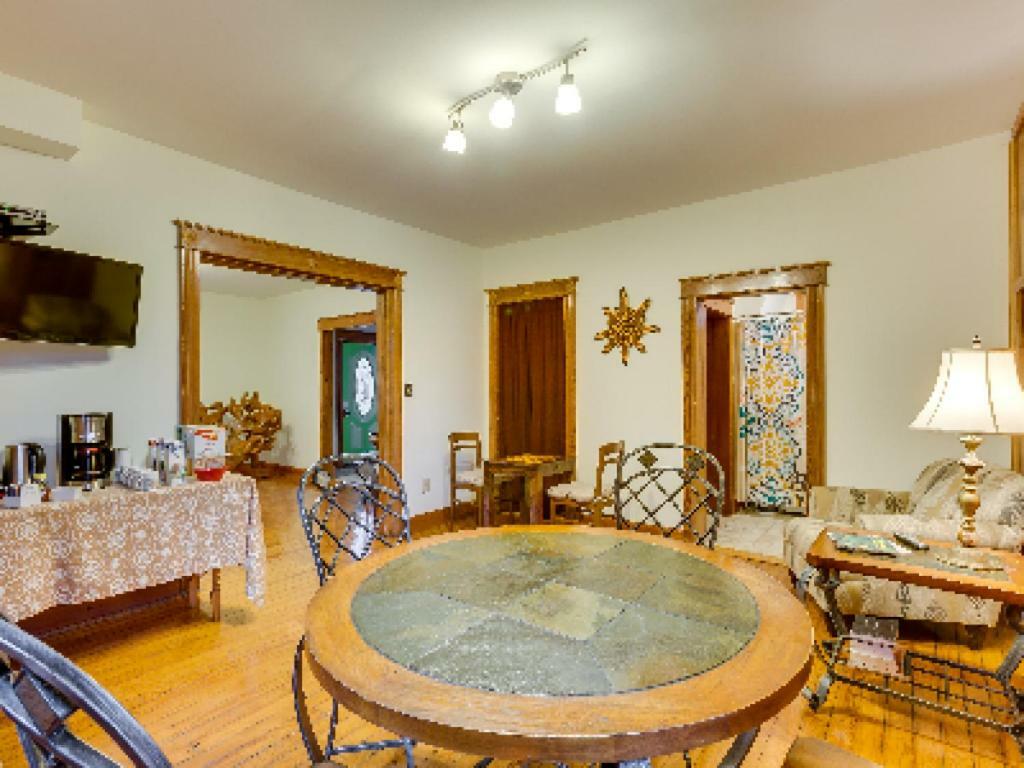 Persimmon Inn Bloomington Extérieur photo